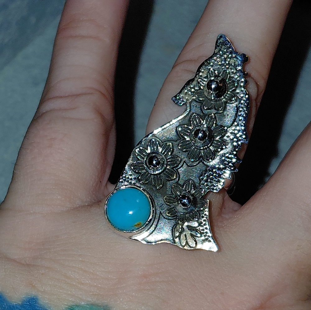 Silver and Turquoise Wolf Floral Statement Ring - Picture 8 of 14